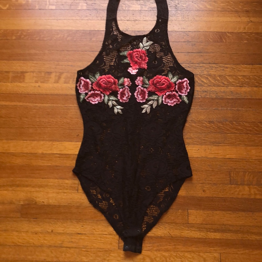 Boohoo black flowered lace bodysuit brand new